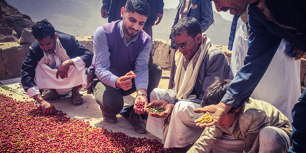 De Amerikaanse-Jemenitische Mokhtar Alkhanshali haalt koffie uit een land in oorlog